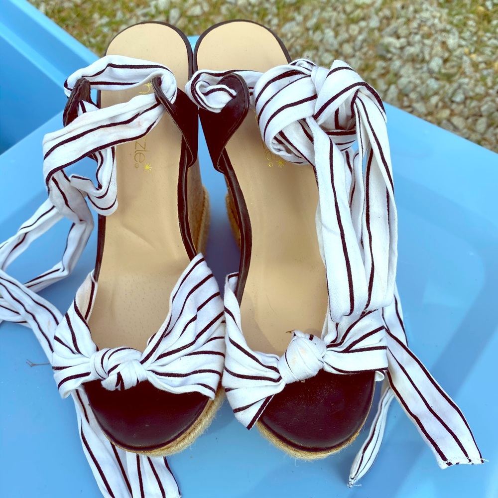 Black and white wedges